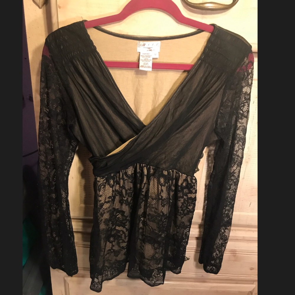 EUC MSSP Black & Nude Lace Top size Medium